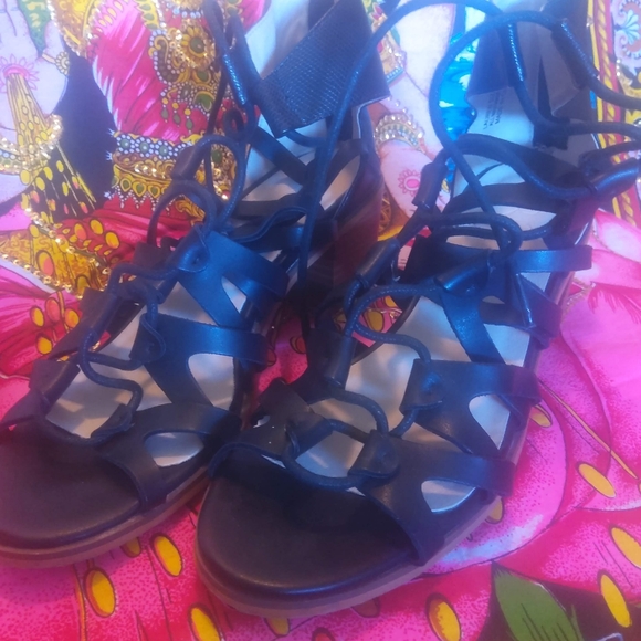 Groove Lauren Lace-Up Sandals - Picture 3 of 11